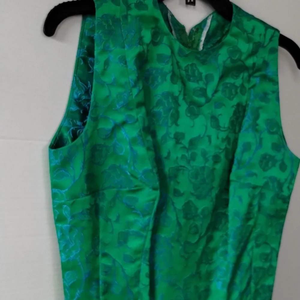 Elegant Floral Embroidered Green Sleeveless Dress Pleated Vibrant Colorful Chic - Picture 3 of 11